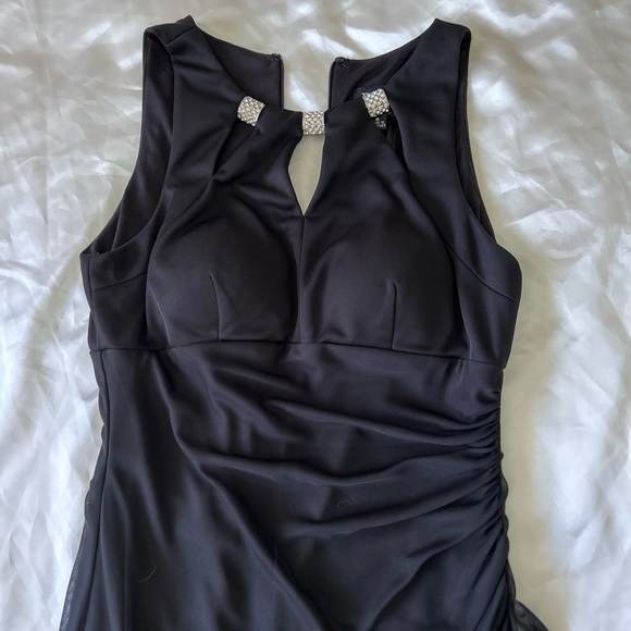 Betsy & Adam Embellished Ruffled Cocktail Black Dress - Picture 10 of 10